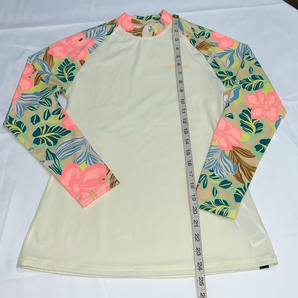 Rip Curl Follow The Sun UPF 50 Long Sleeve Rashguard, SMALL - Picture 4 of 9